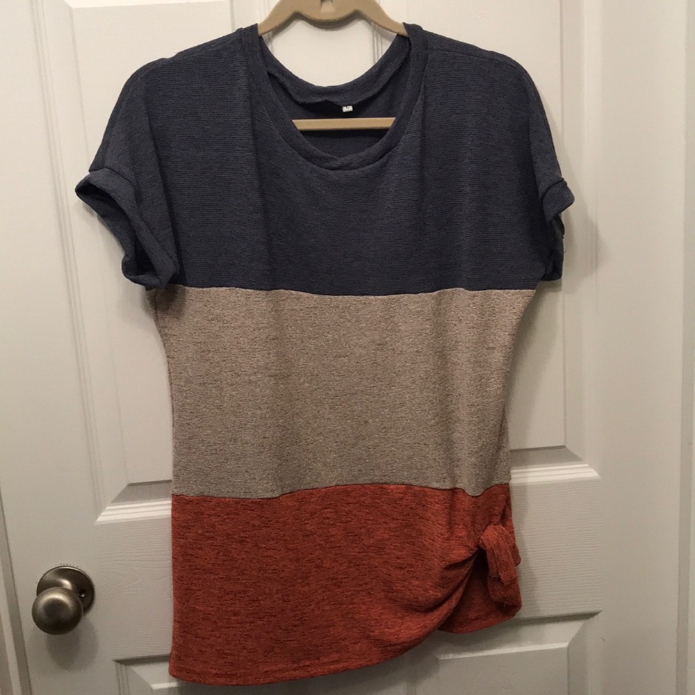 SHEIN Color Block Twist Front Tee